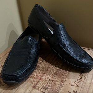 UGG men’s black loafers in size 10